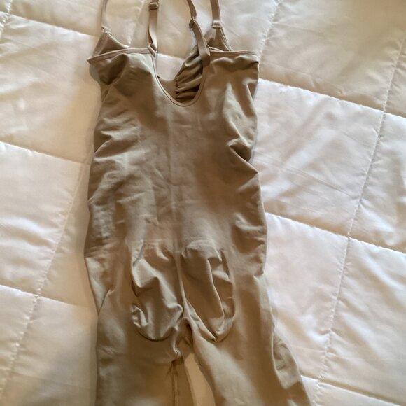 NWOT Skims Sculpt Seamless Mid Thigh Bodysuit Size large - Picture 4 of 5